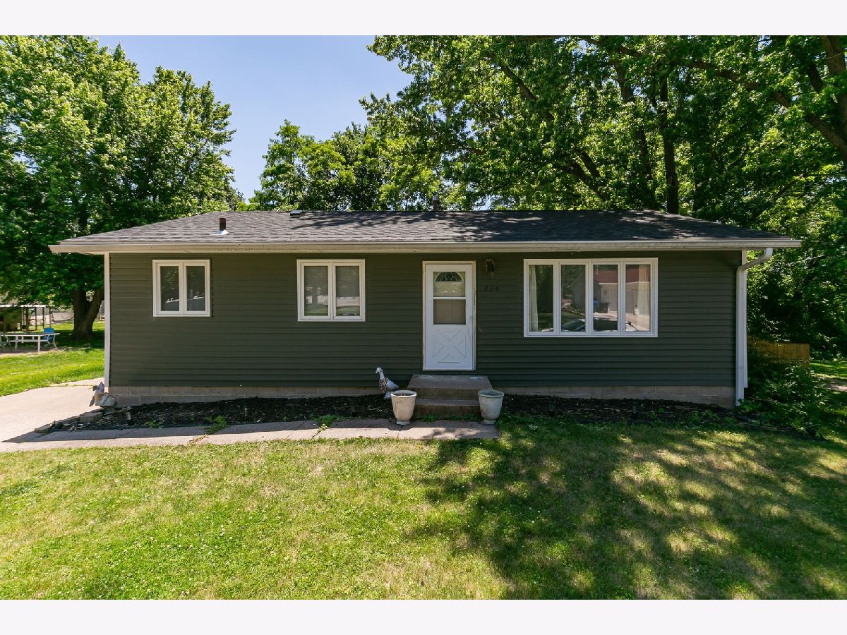  For Sale Moline Illinois, 226 33rd Avenue