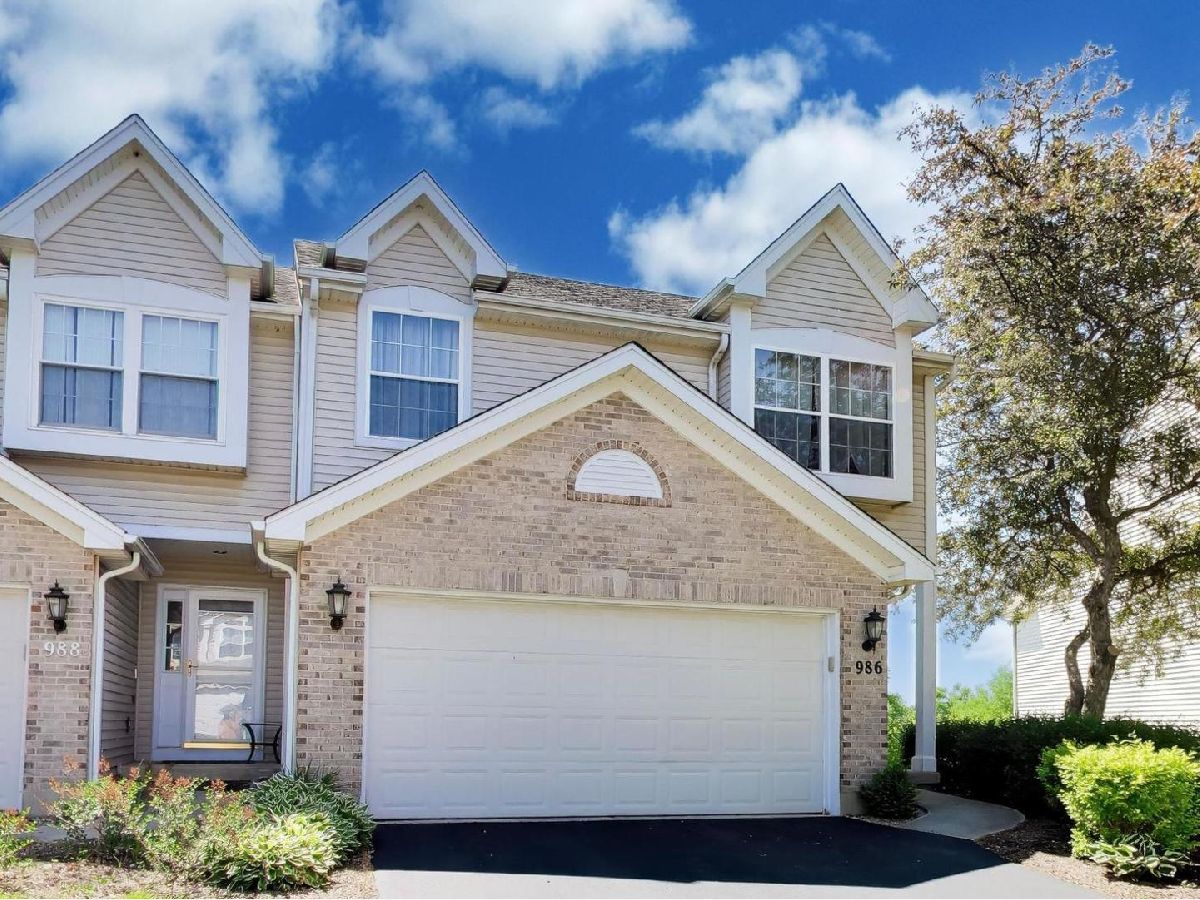  For Sale Lake In The Hills Illinois, 986 Viewpoint Drive