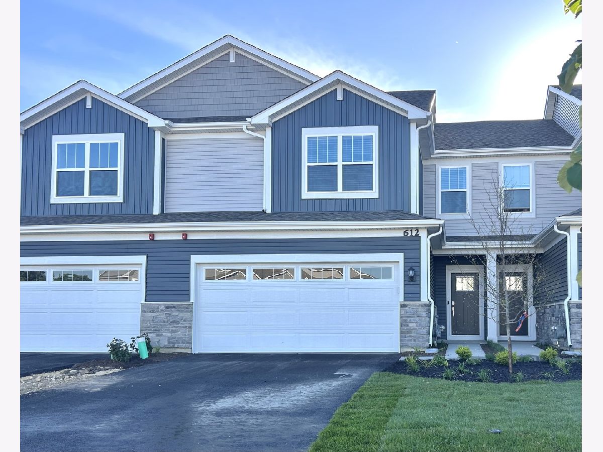  For Rent Crystal Lake Illinois, 612 Cassia