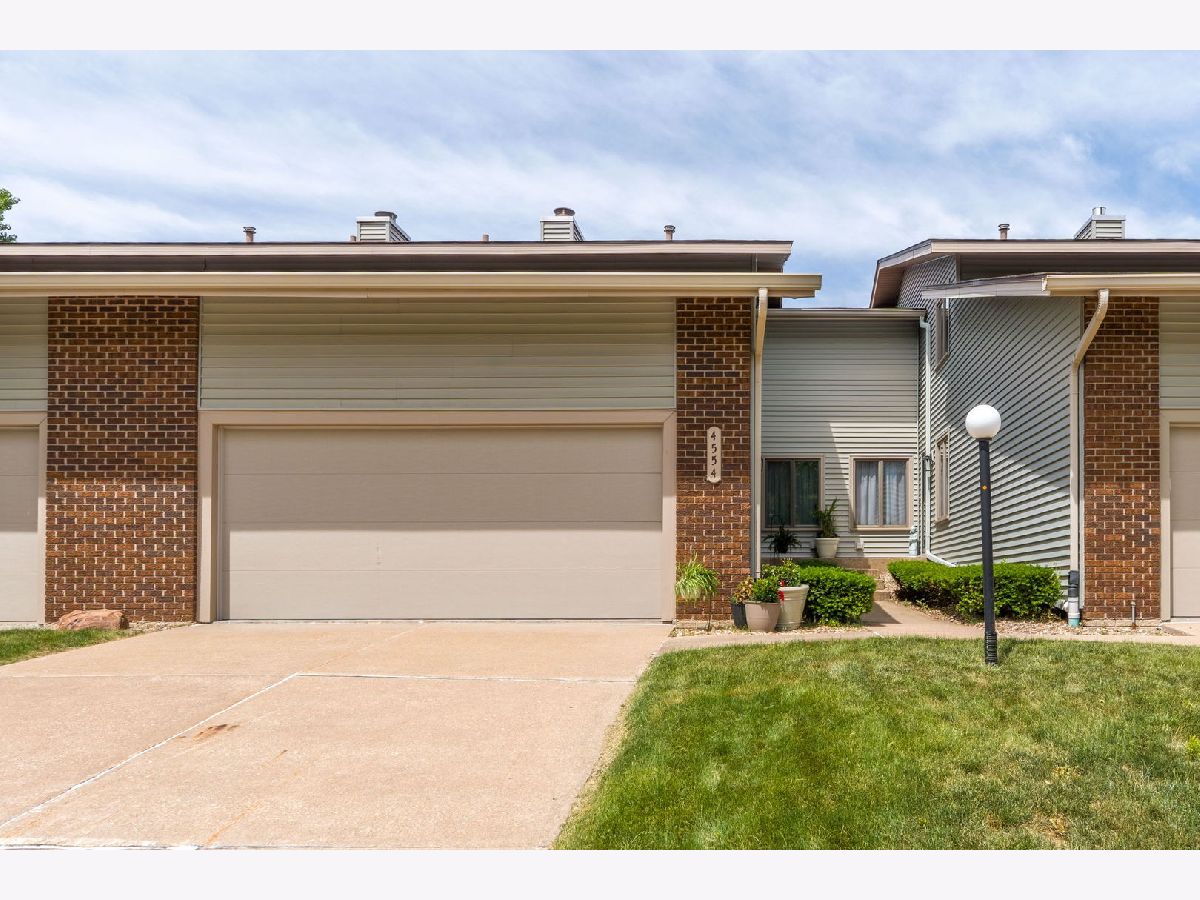  For Sale Bettendorf Iowa, 4554 Bunker Hill Drive