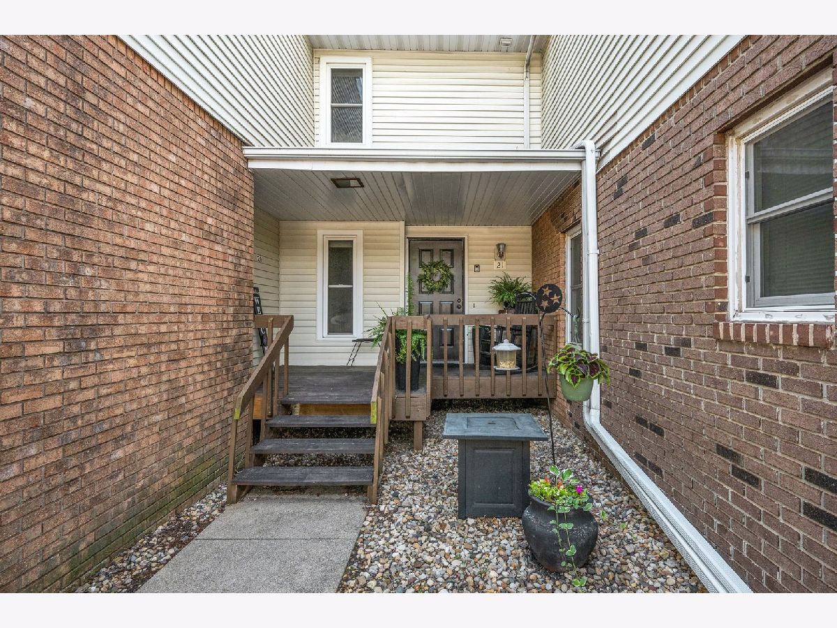 Condos & Townhomes & Homes For Sale Lakeview Normal Illinois, 903 Linden Street