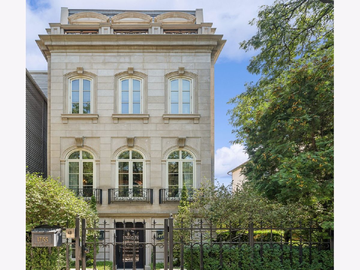  For Sale Chicago Illinois, 1755 Mohawk Street