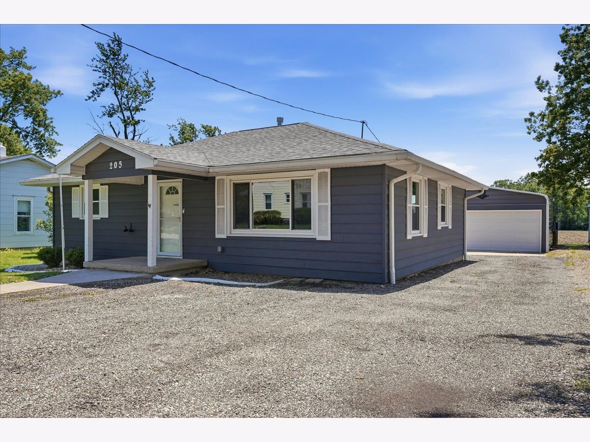  For Sale Heyworth Illinois, 205 Sullivan Street