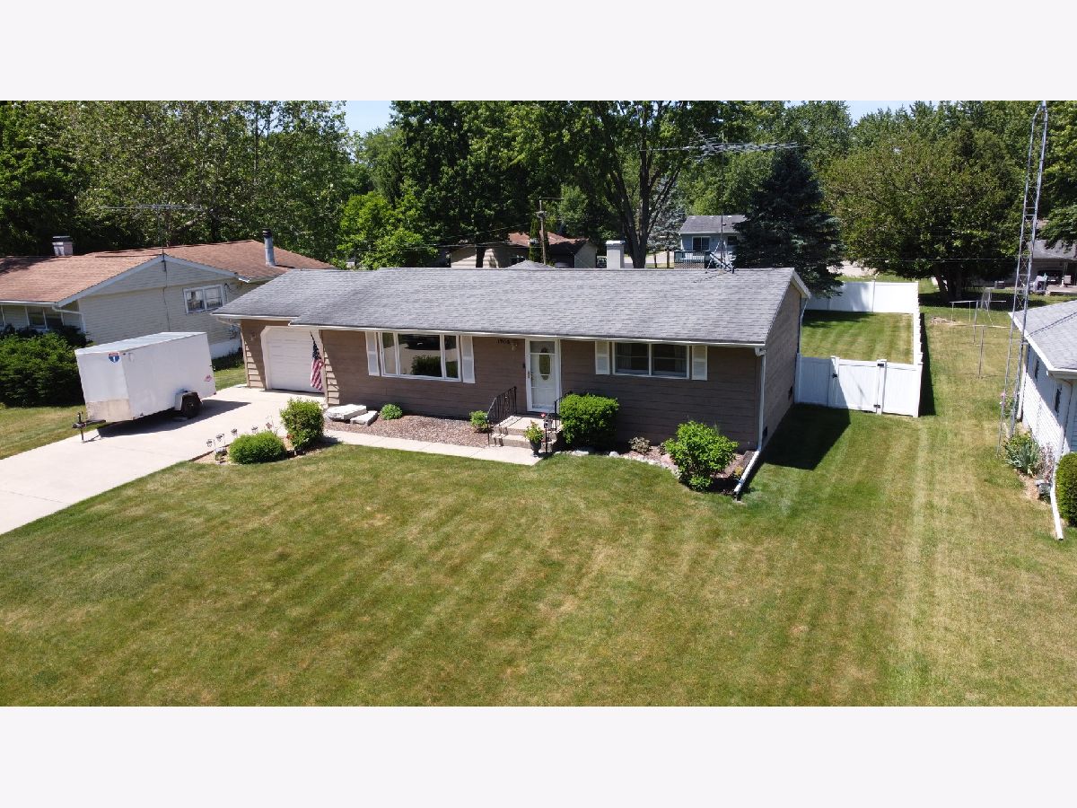  For Sale Mchenry Illinois, 1705 North Avenue