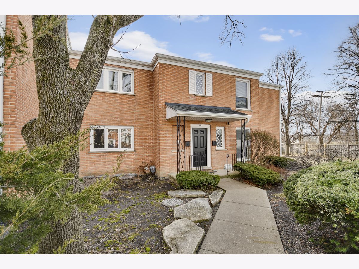  For Sale Hinsdale Illinois, 491 Old Surrey Lane