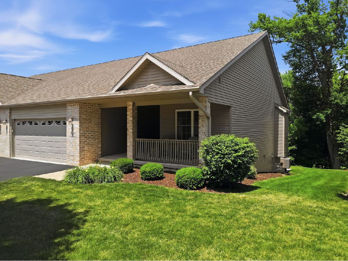  For Sale Dixon Illinois, 792 Brandon Wyley Drive