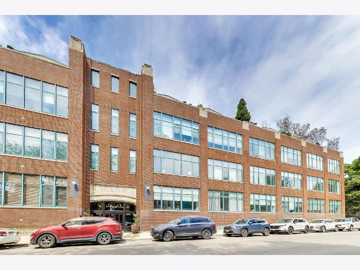  For Sale Chicago Illinois, 2600 Southport Avenue