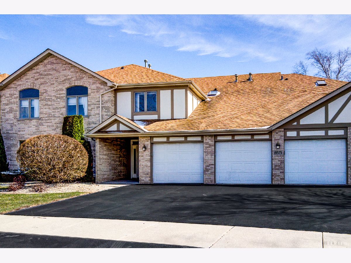  For Sale Tinley Park Illinois, 18523 Pine Lake Drive