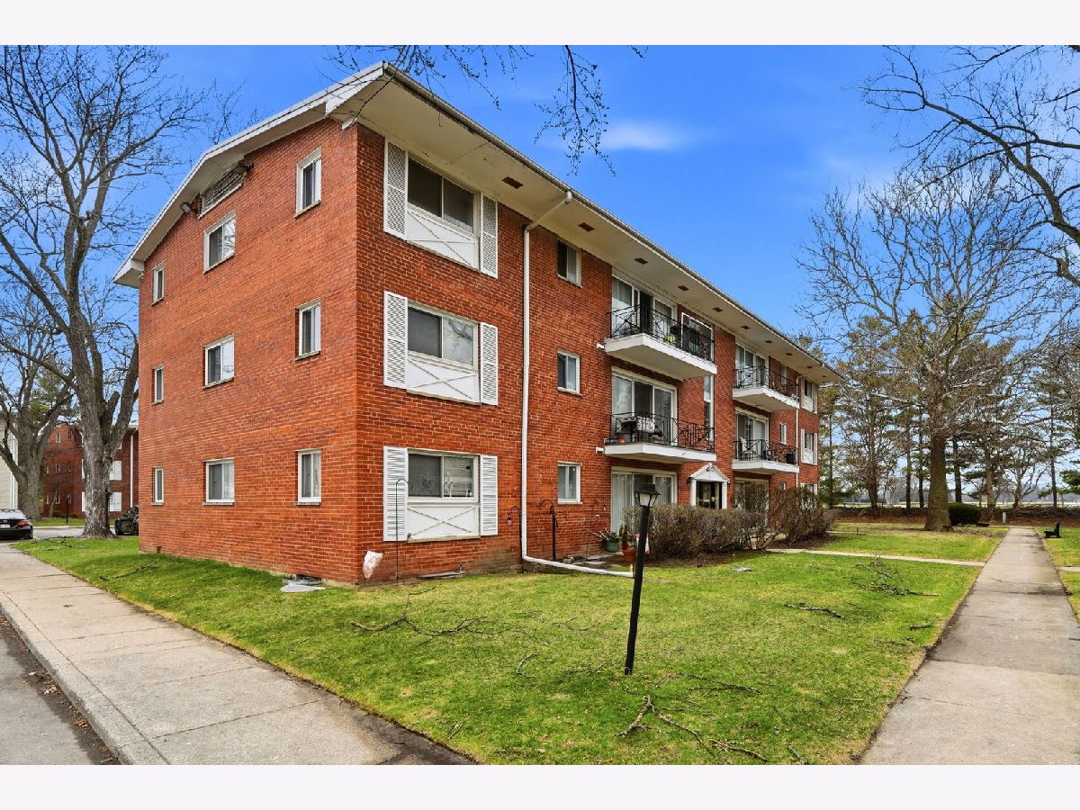  For Sale Skokie Illinois, 10111 Old Orchard Court