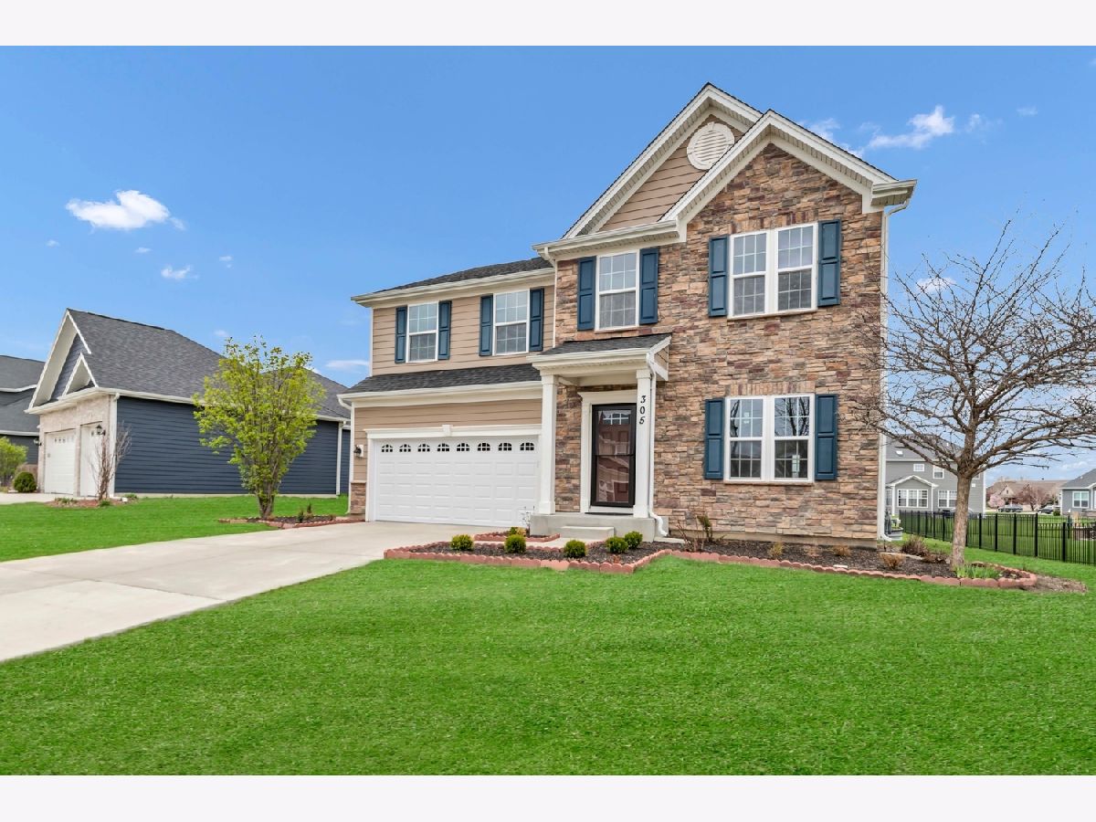 Homes For Sale Towne Center Shorewood Illinois, 305 Cronin Boulevard