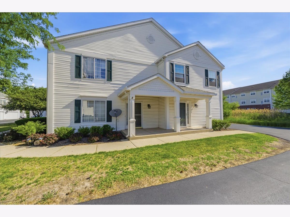  For Sale South Elgin Illinois, 725 Fieldcrest Drive