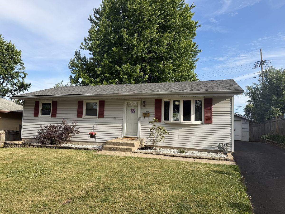  For Sale Rockford Illinois, 1706 Notre Dame Road