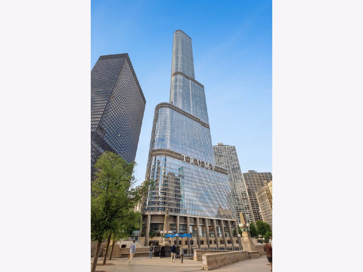 Condominiums For Sale Trump Tower Chicago Chicago Illinois, 401 Wabash Avenue