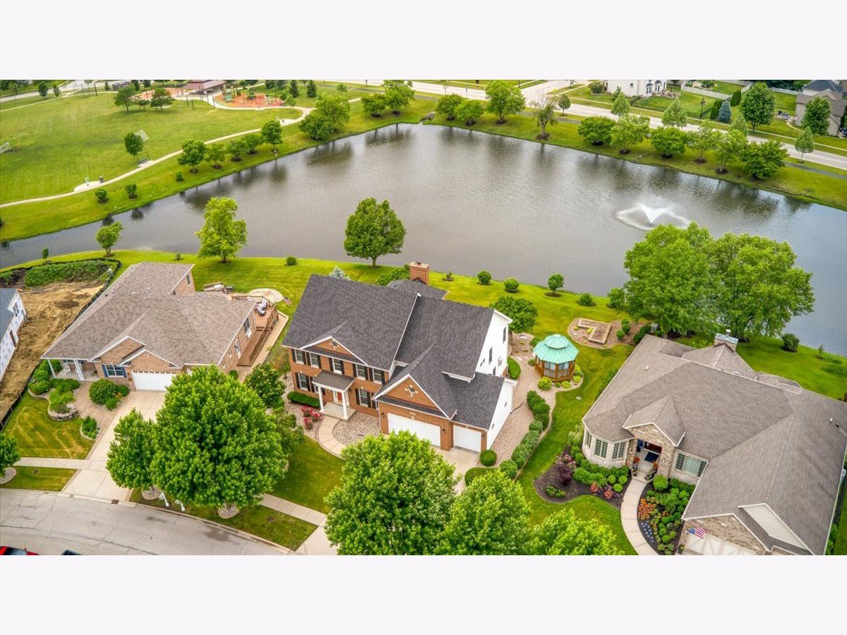 Homes For Sale Lake Forrest Shorewood Illinois, 21250 Redwood Lane