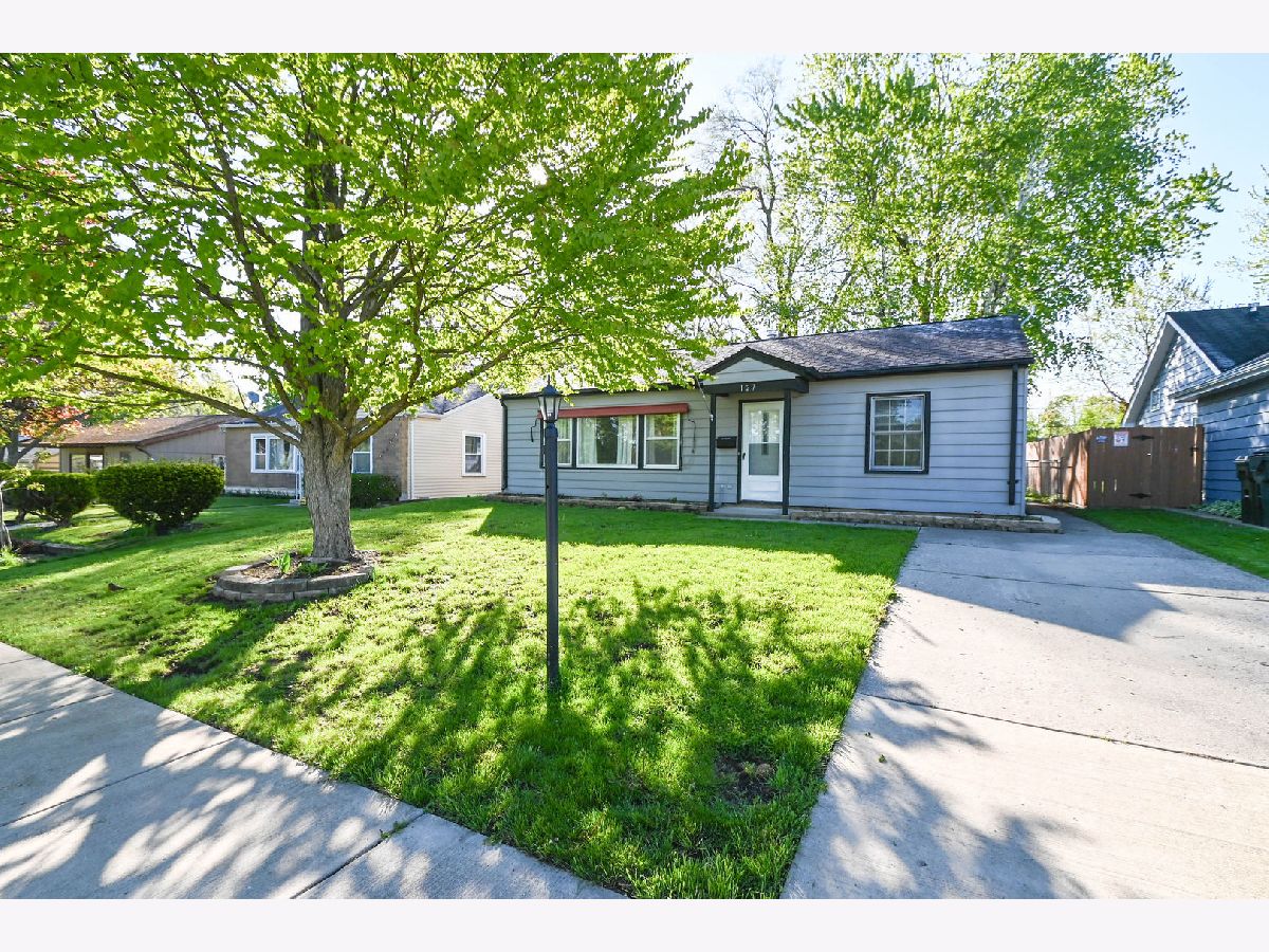  For Sale Mundelein Illinois, 127 Hawthorne Boulevard