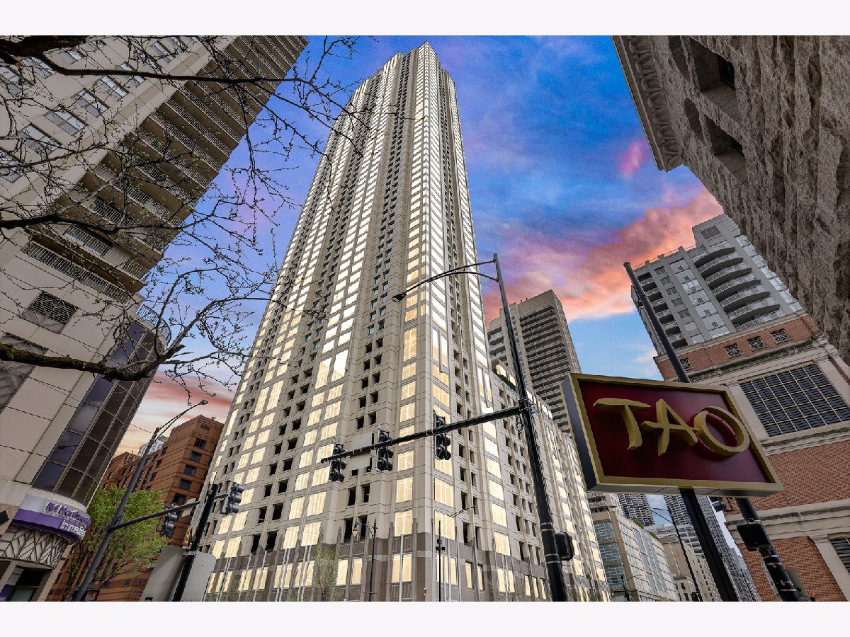 Condos & Townhomes For Rent Millenium Centre Chicago Illinois, 33 Ontario