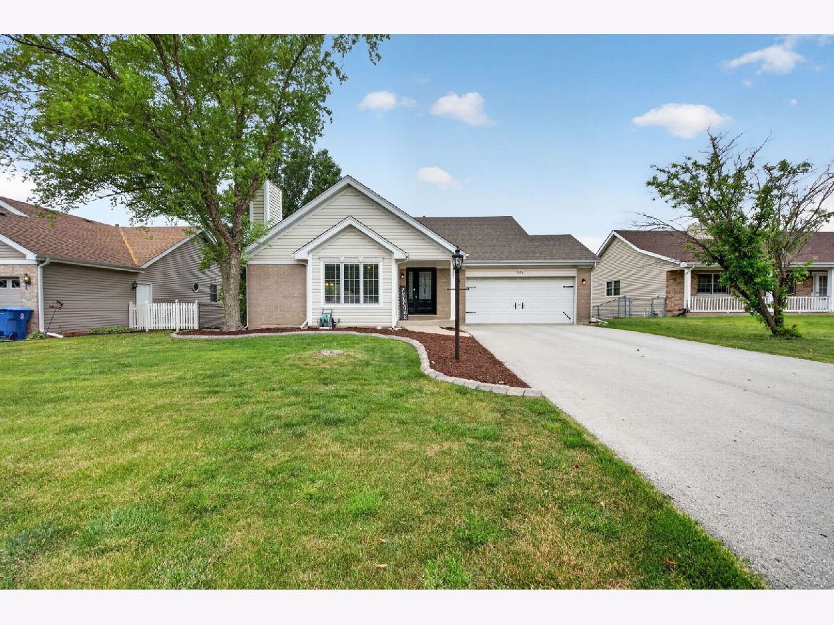 Homes & Townhomes For Sale Deer Meadows Crete Illinois, 882 Wilshire Lane