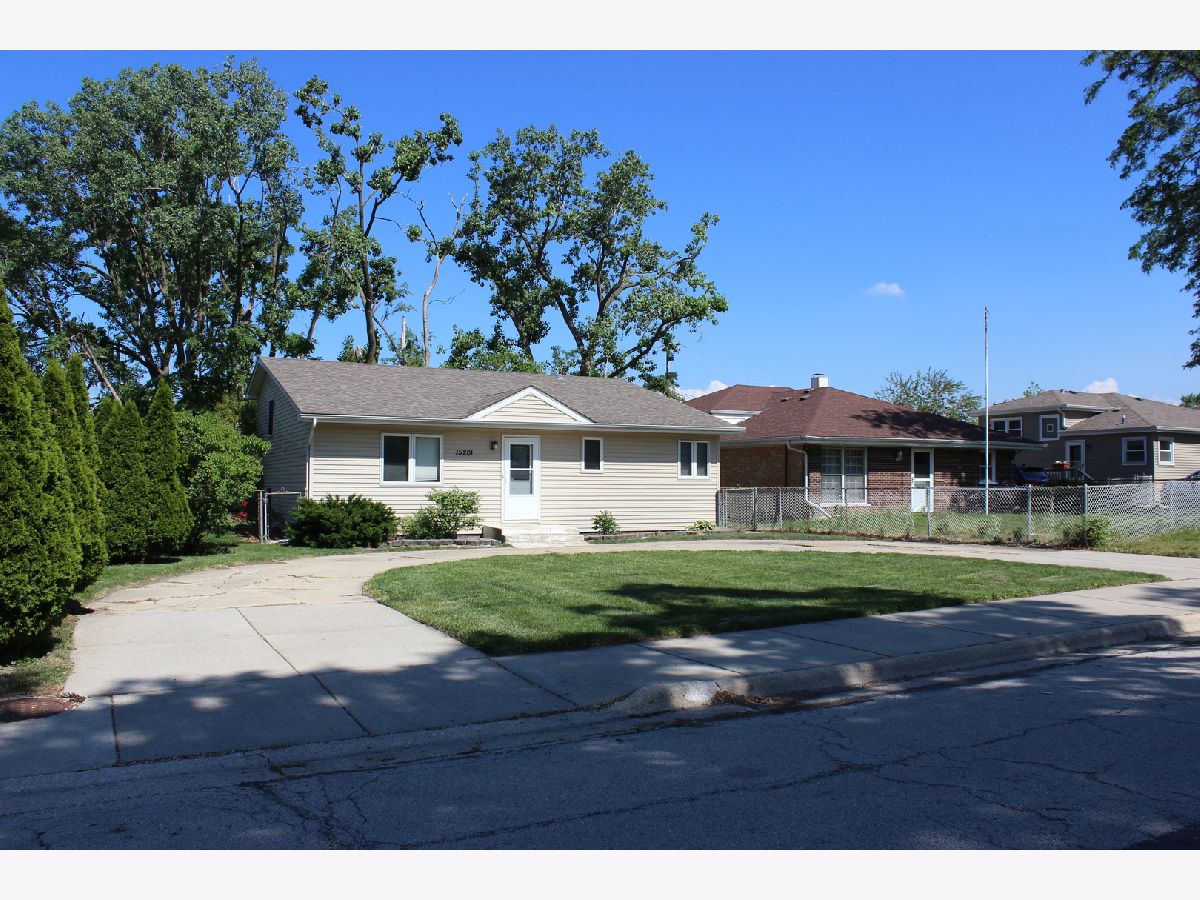  For Sale Oak Forest Illinois, 15201 La Crosse Avenue