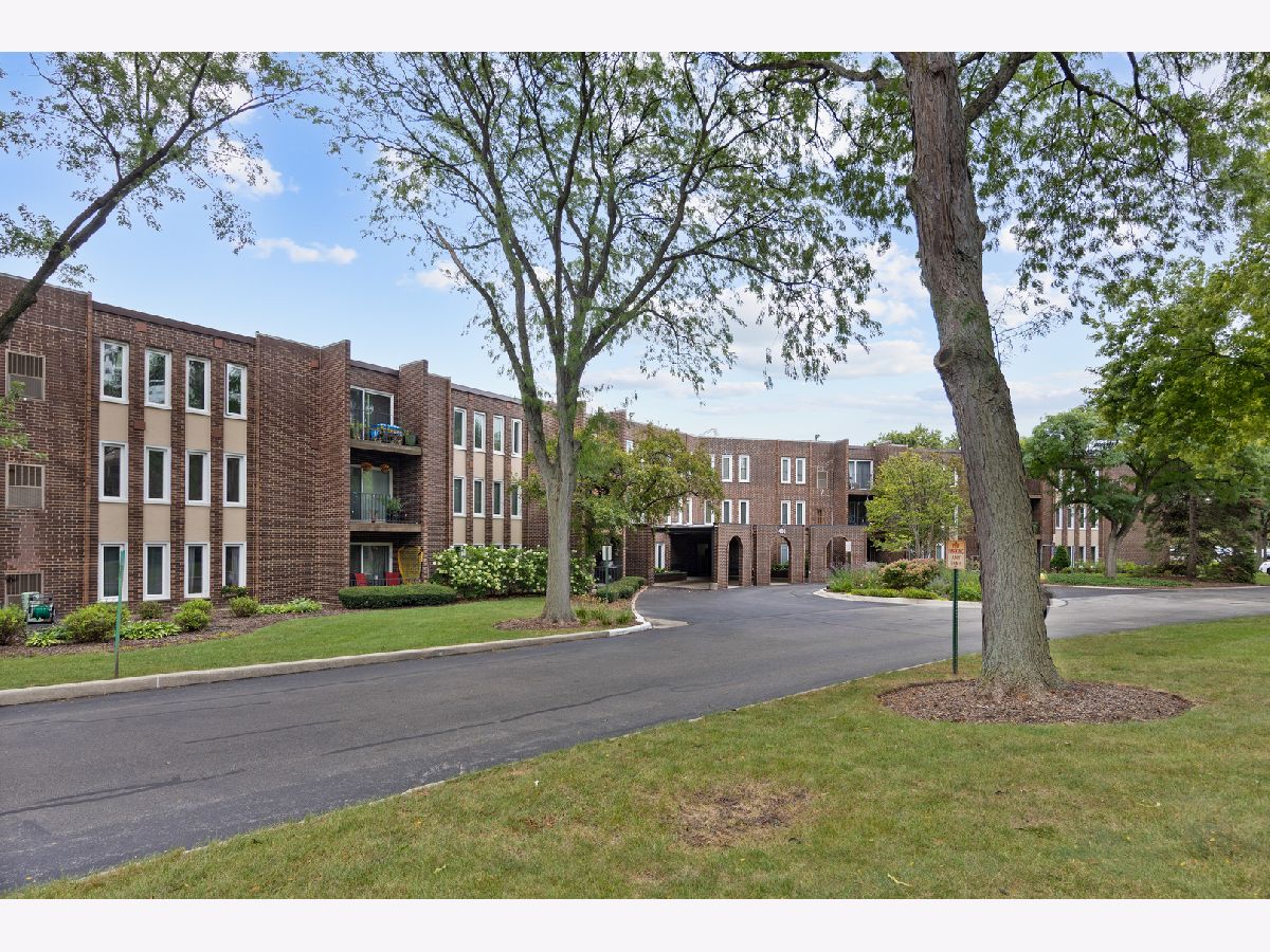 Condominiums For Sale Sandpebble Walk Wheeling Illinois, 1430 Sandstone Drive