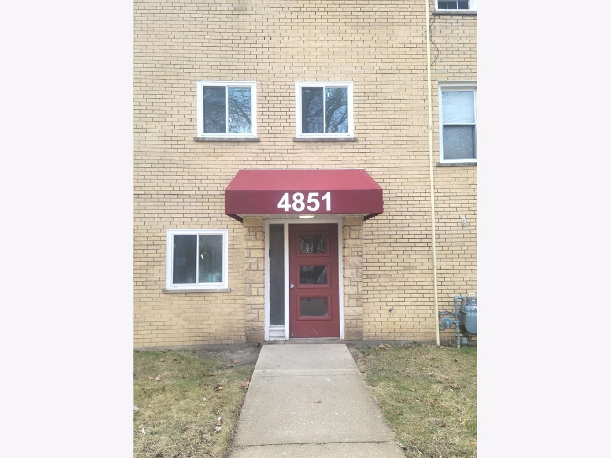  Rented Skokie Illinois, 4851 Greenleaf
