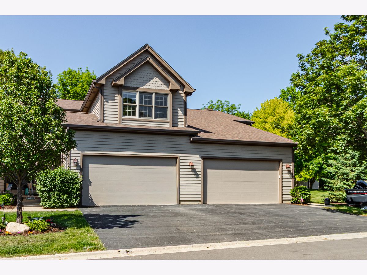  For Sale Lake Barrington Illinois, 302 Kazimour Drive