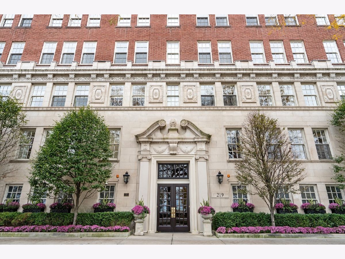  For Sale Chicago Illinois, 219 Lake Shore Drive