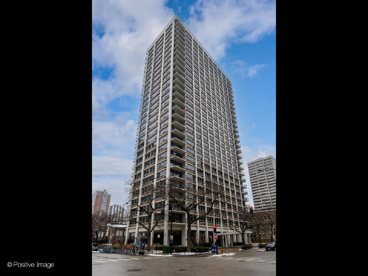 Condominiums For Rent Lowell House Chicago Illinois, 88 Schiller
