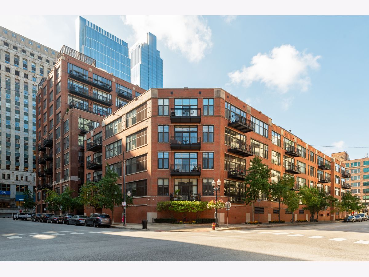 Condominiums For Sale Union Square Lofts Chicago Illinois, 333 Hubbard Street