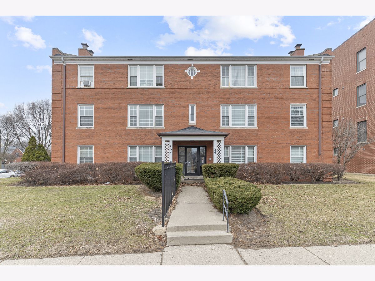  Rented Evanston Illinois, 132 Ridge