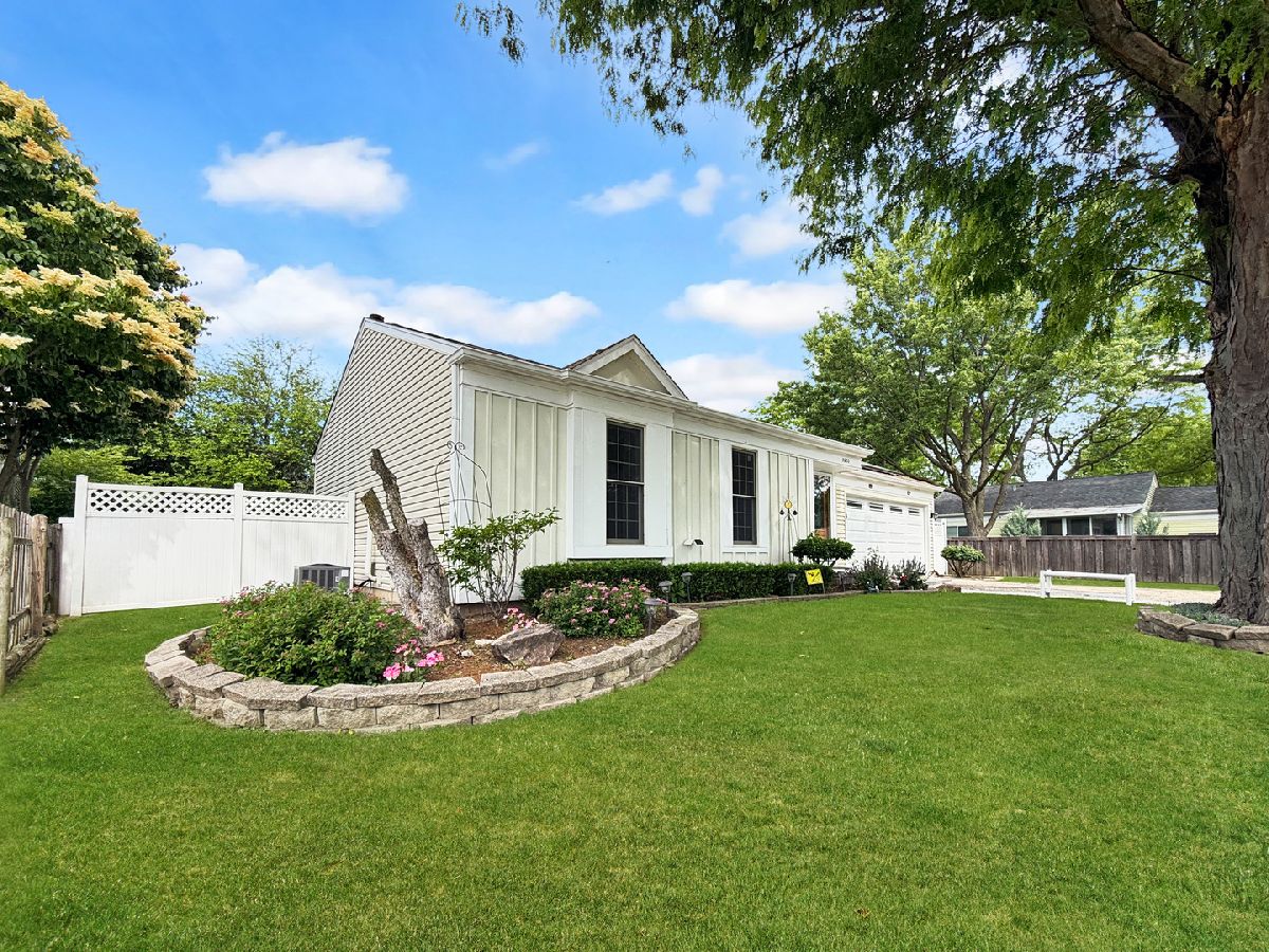  Rented Aurora Illinois, 2630 Stubblefield