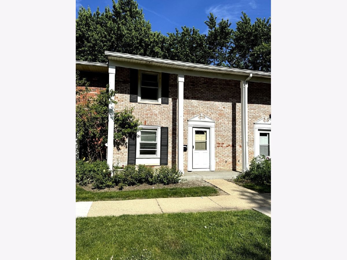  For Sale Streamwood Illinois, 1851 Mckool Avenue