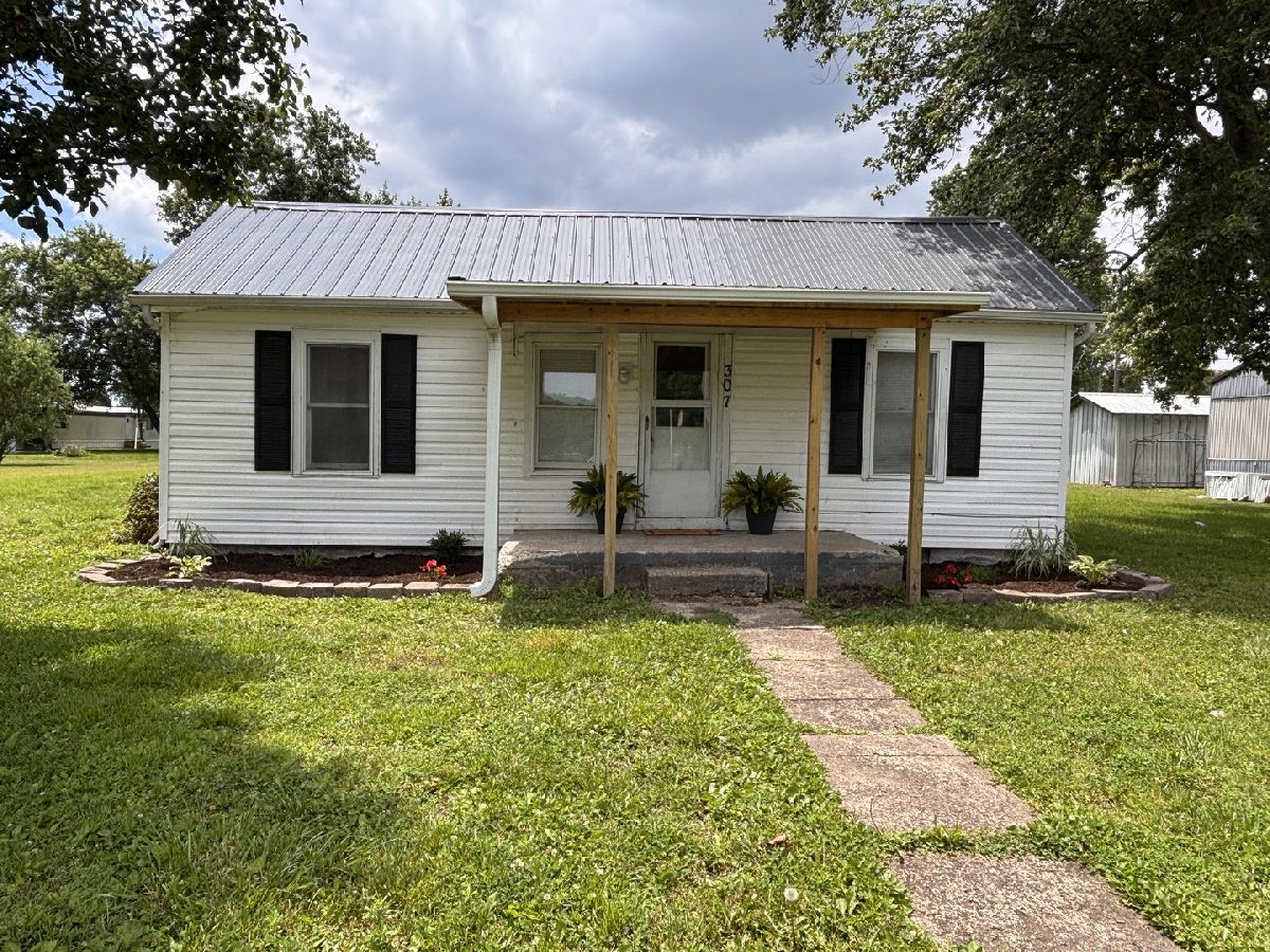  Sold Woodlawn Illinois, 307 Casey