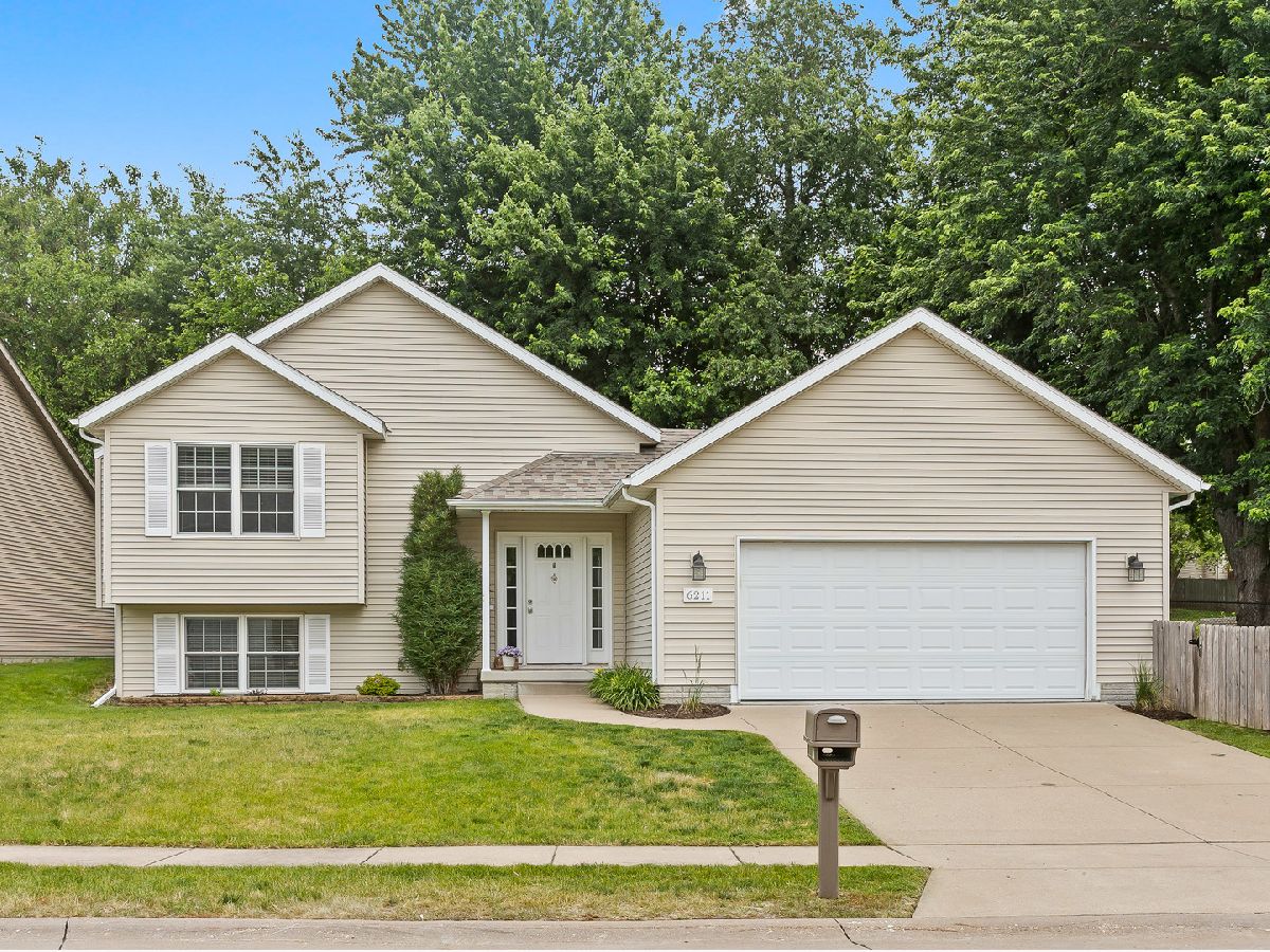  For Sale Davenport Iowa, 6211 Clark Street