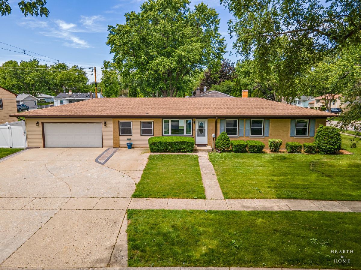  For Sale Hanover Park Illinois, 6910 Juniper Street
