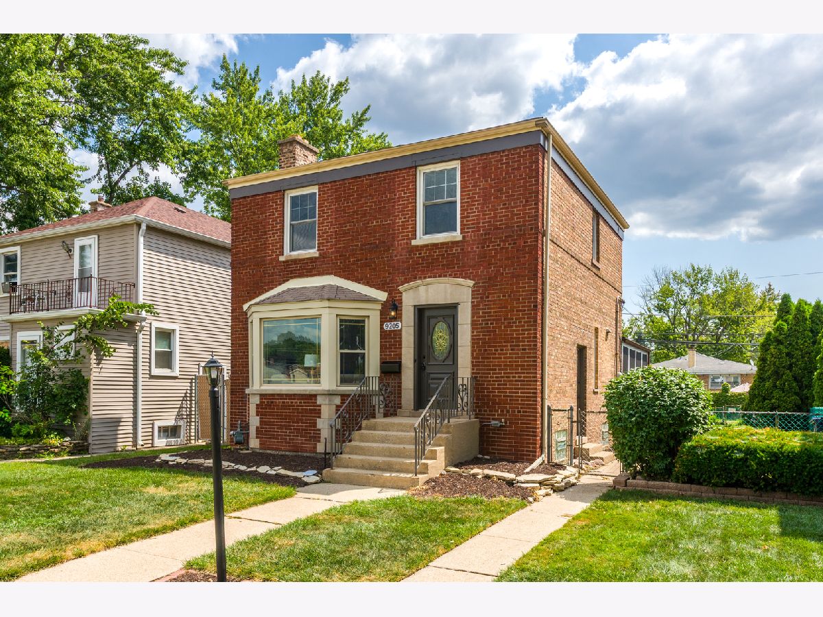  For Sale Evergreen Park Illinois, 9205 Utica Avenue