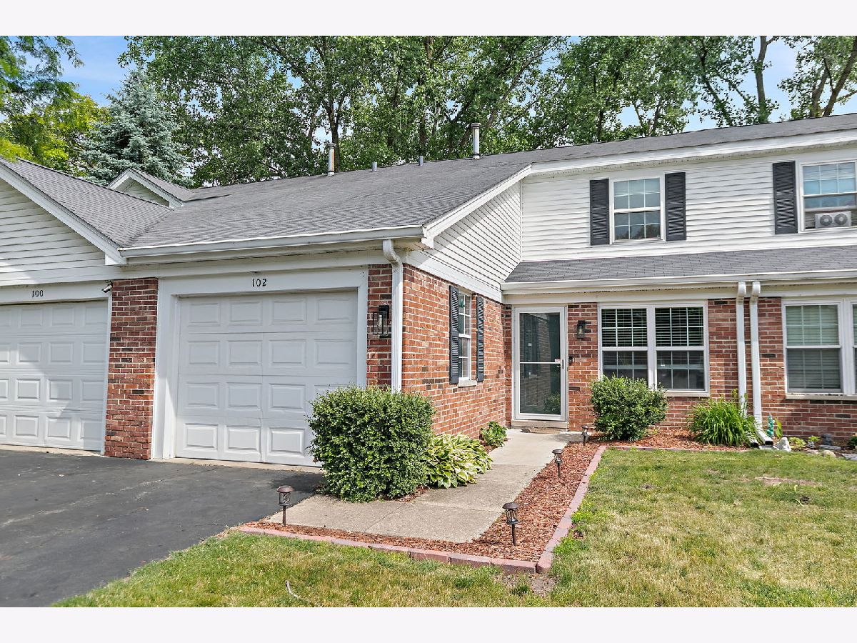  For Sale Cary Illinois, 102 Pine Circle