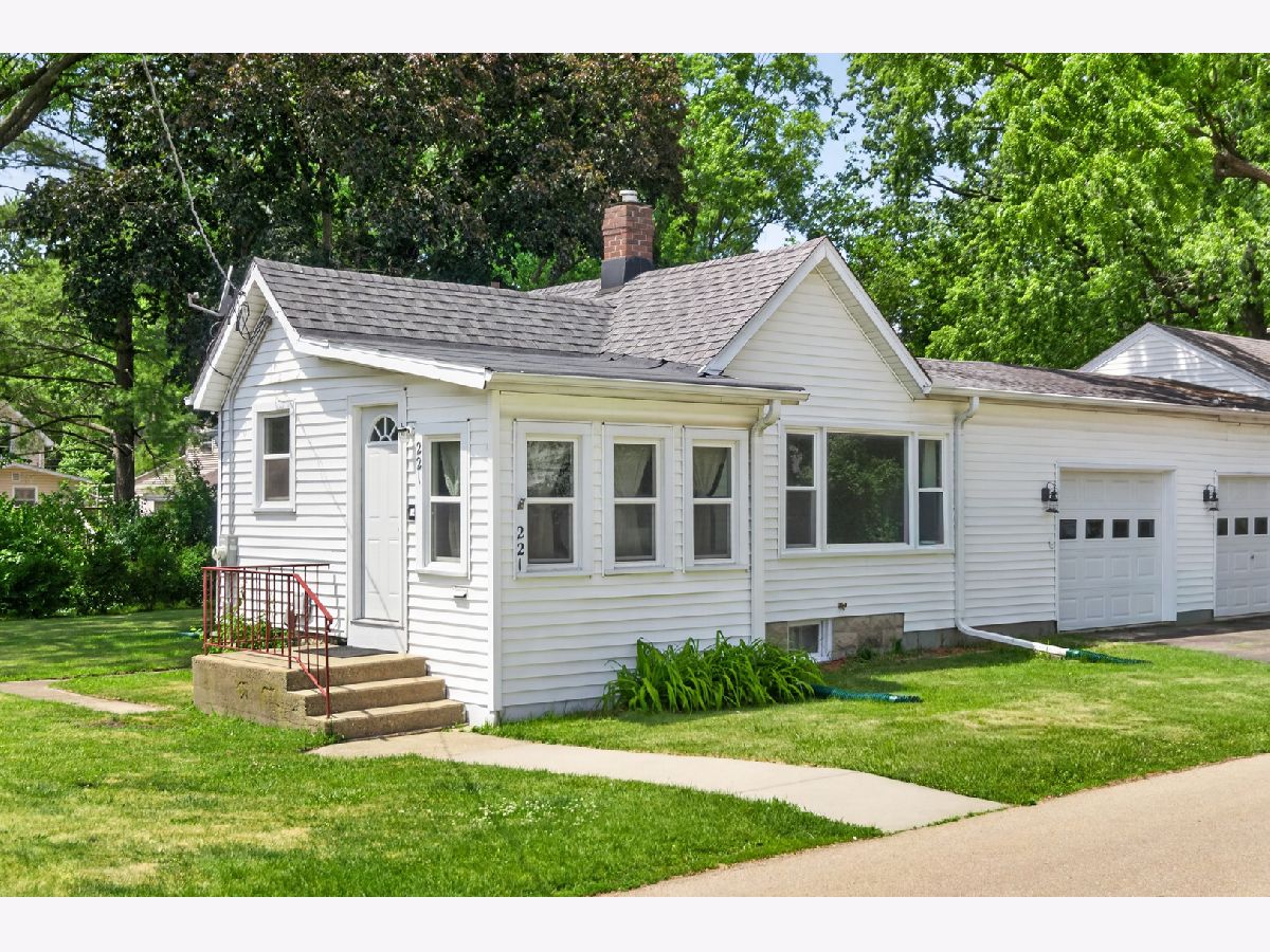  Rented Sycamore Illinois, 221 Ellen