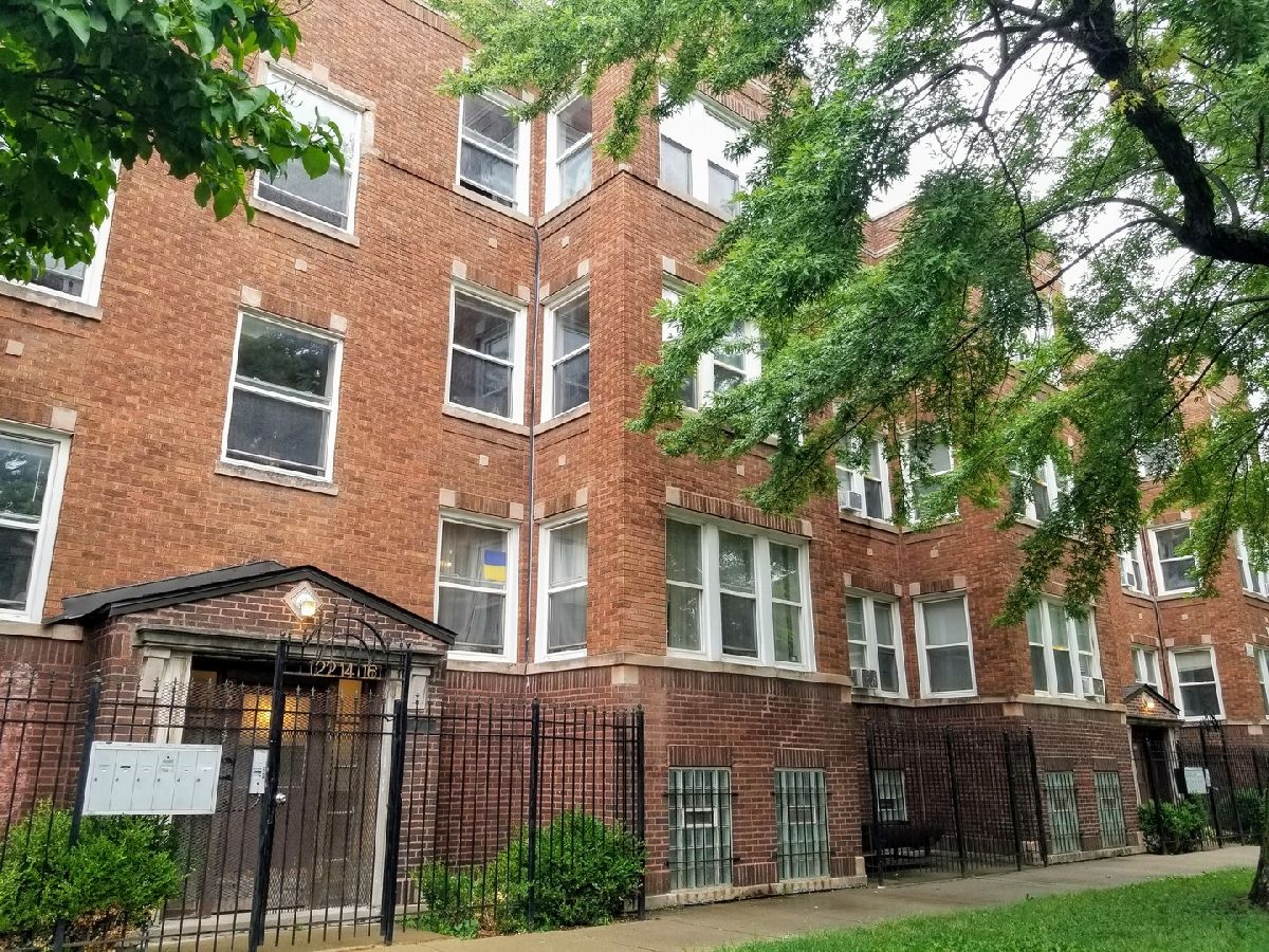 Rented Chicago Illinois, 2218 Saint Louis