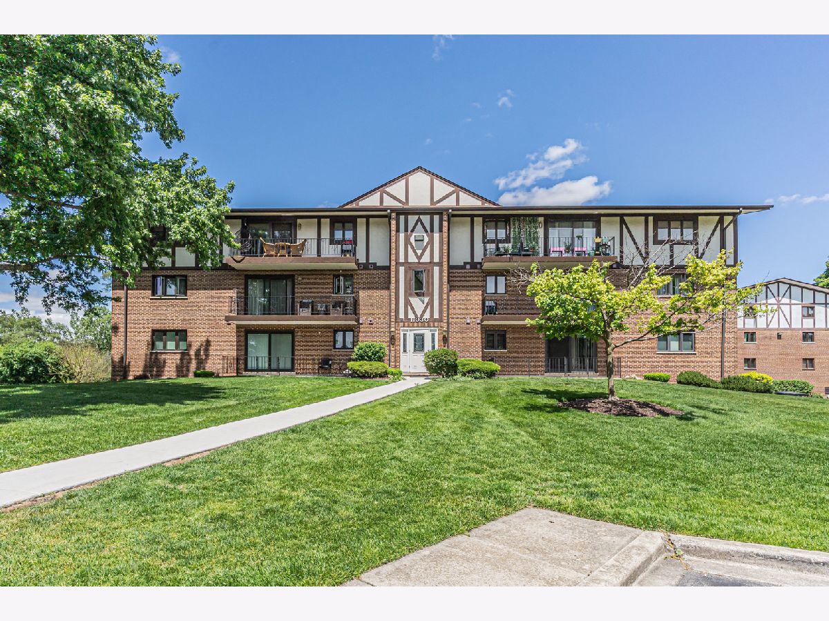  For Sale Palos Hills Illinois, 11030 Theresa Circle