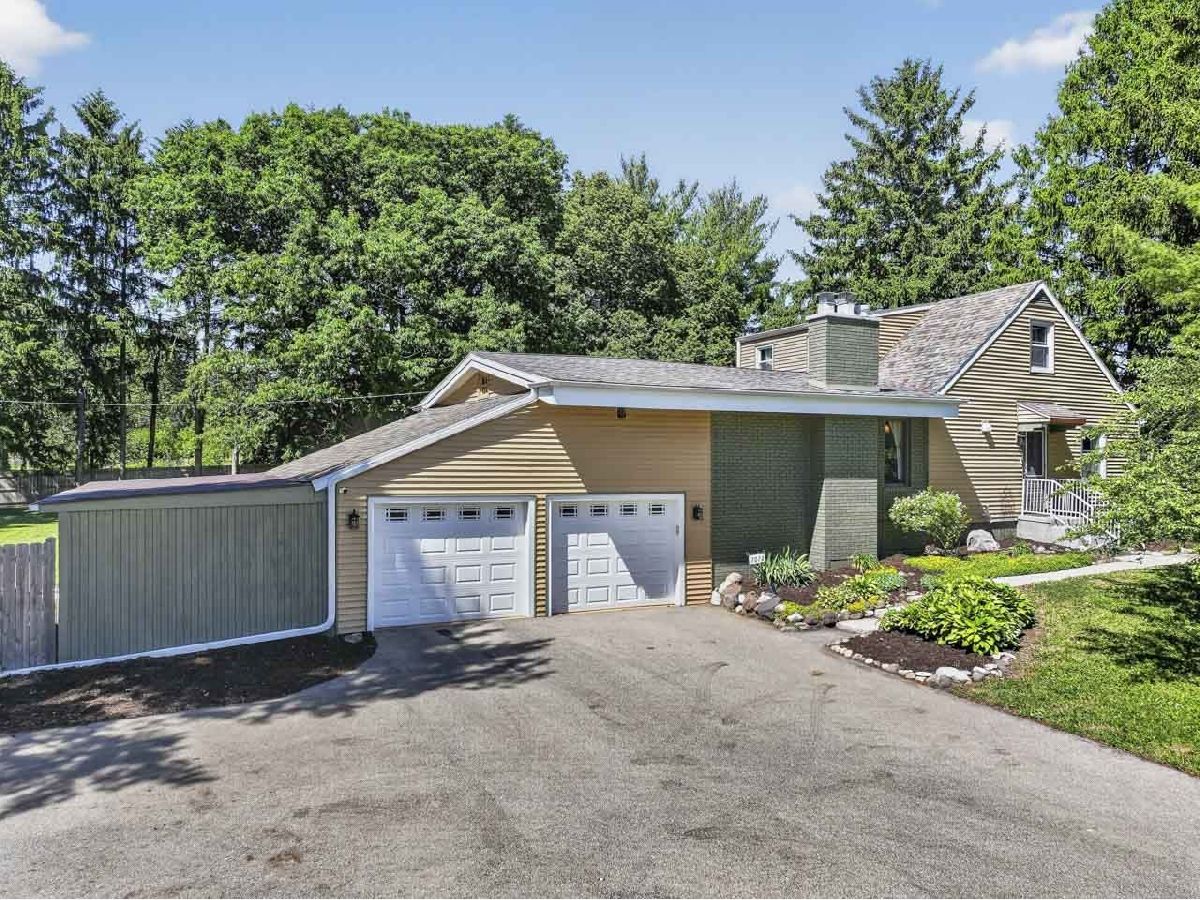  For Sale Delavan Wisconsin, 7072 Delview Avenue