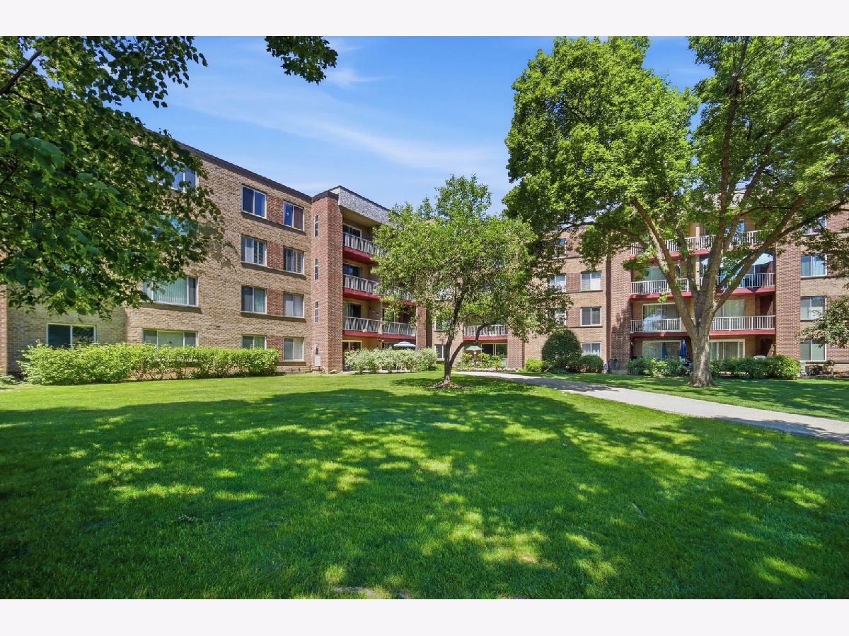 Condominiums For Sale Willow Creek Palatine Illinois, 945 Kenilworth Avenue