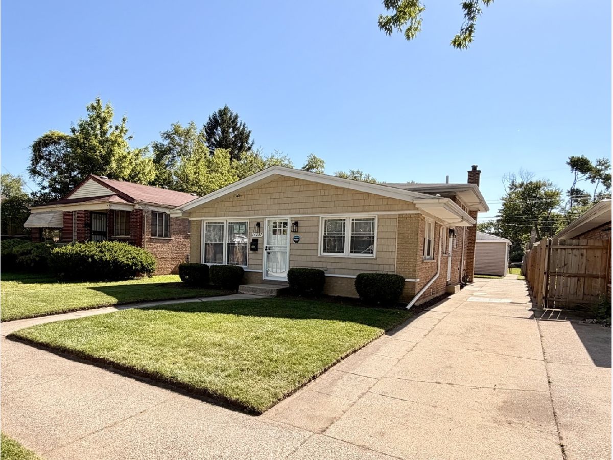  For Sale Dolton Illinois, 14237 Minerva Avenue