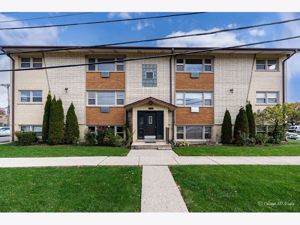  For Rent Harwood Heights Illinois, 7005 Gunnison