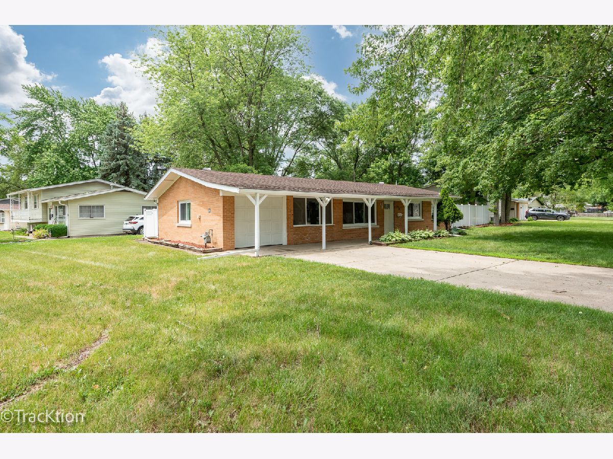  For Sale Montgomery Illinois, 34 Scarsdale Road
