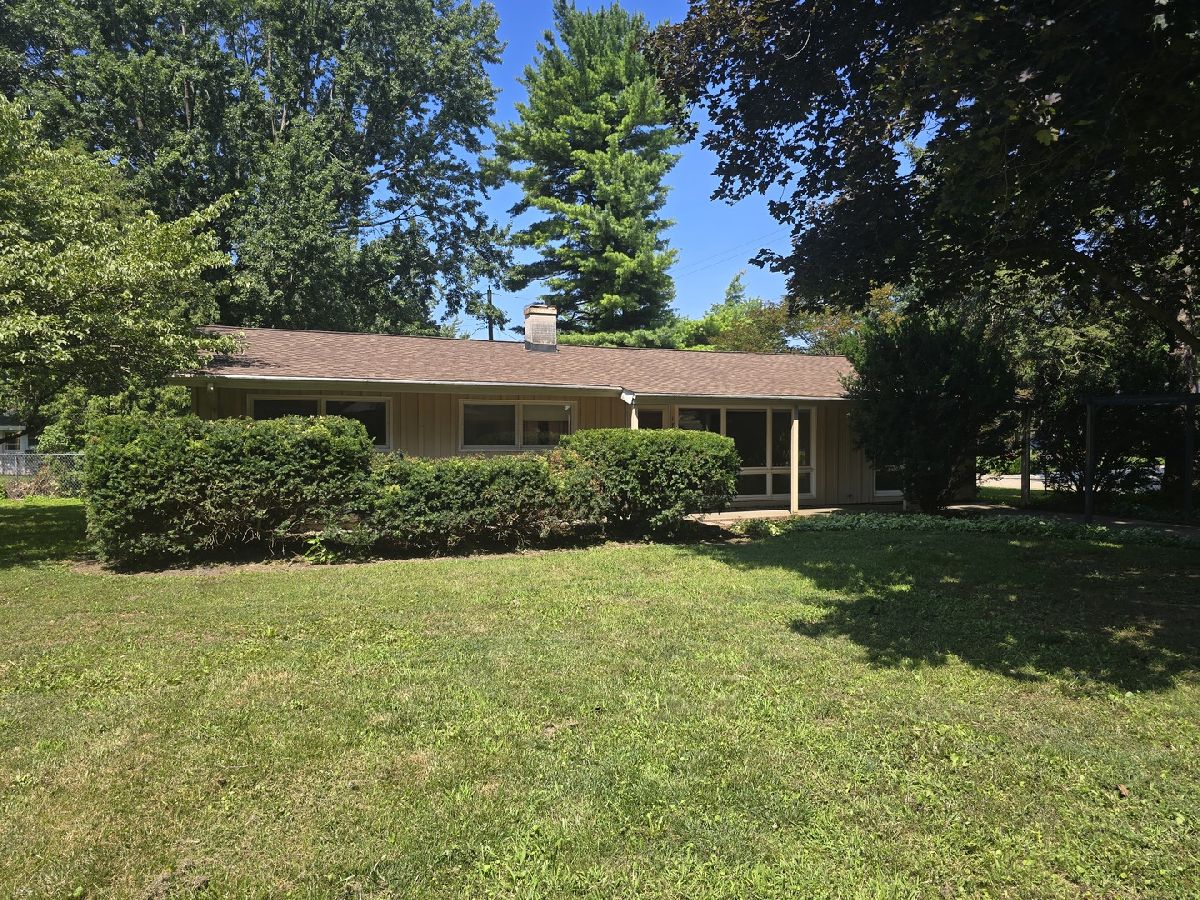 Homes For Sale Park Terrace Champaign Illinois, 1719 Mcdonald Drive