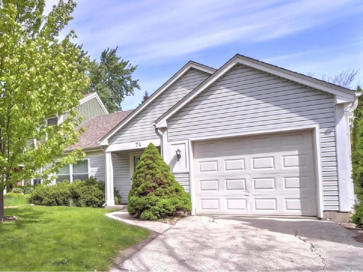  For Sale Mundelein Illinois, 74 Bedford Road