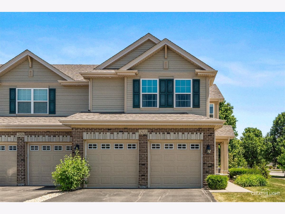  For Sale Aurora Illinois, 2032 Canyon Creek Drive