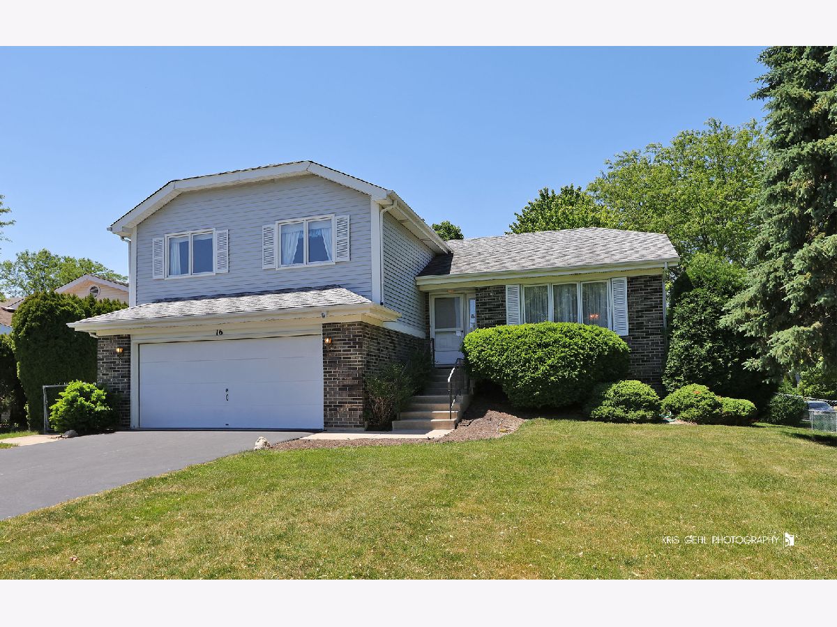  For Sale Mundelein Illinois, 16 Emerald Avenue
