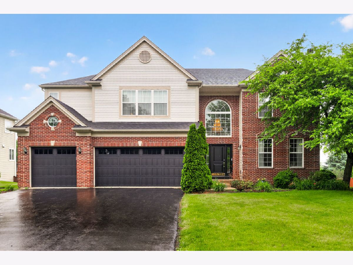  For Sale North Aurora Illinois, 2560 Mc Duffee Circle