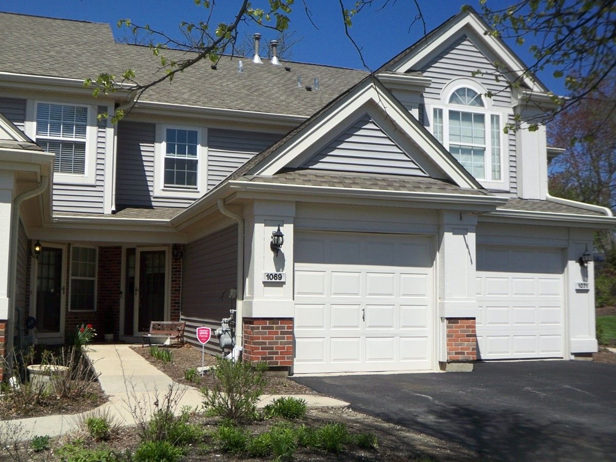 Townhomes & Condos & Homes For Sale Talbots Mill Elk Grove Village Illinois, 1069 Talbots Lane
